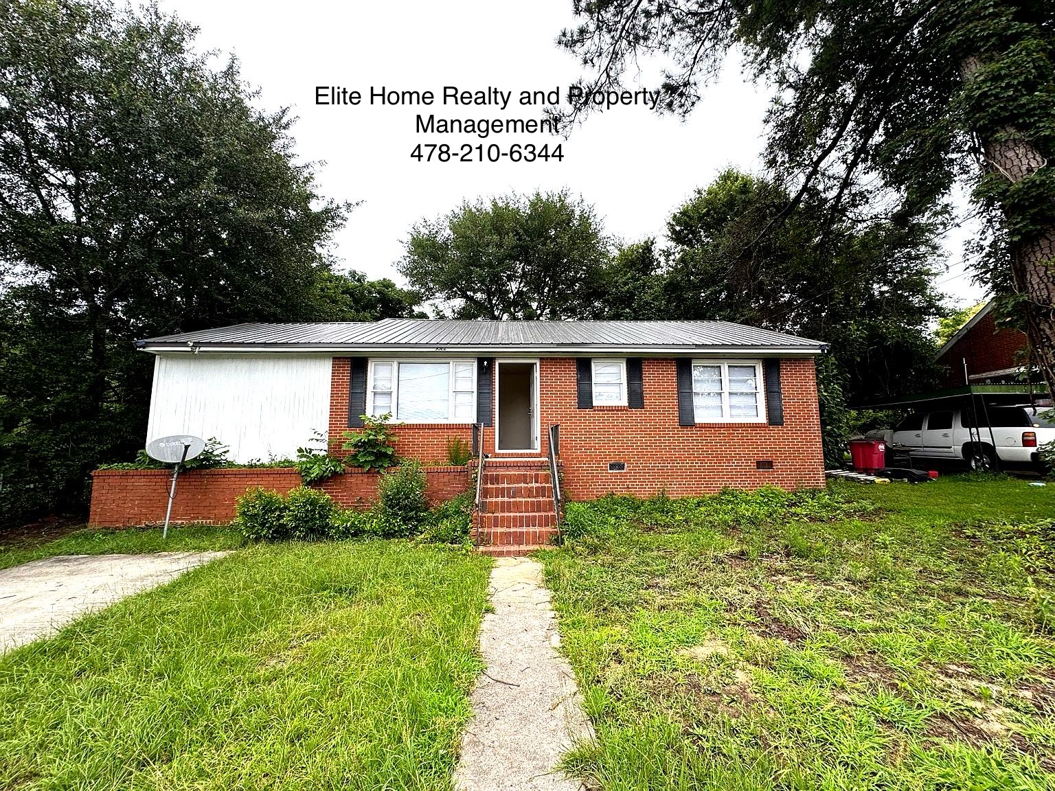 3082 Somerset Drive
