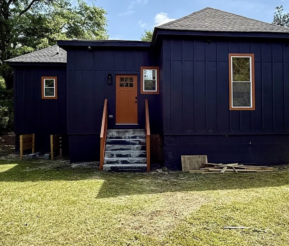 808 Center Street