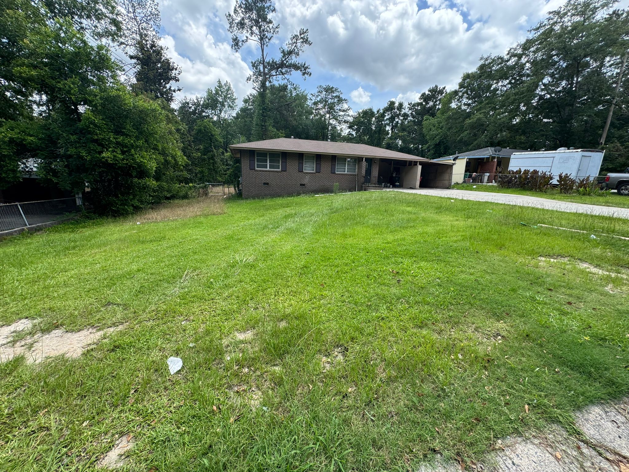 2408 Groveland Circle South