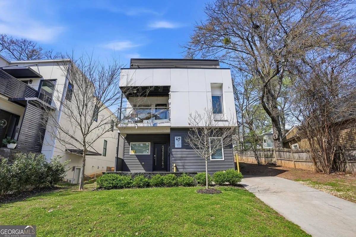 6 Bedroom House – 1076 Center Street Northwest, Atlanta, GA 30318