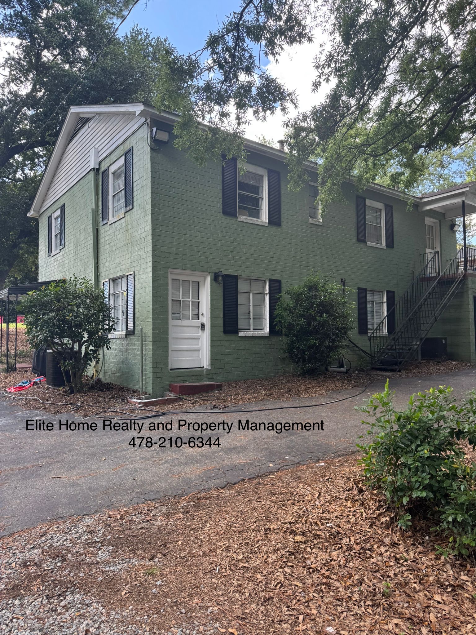 290 Clisby Place